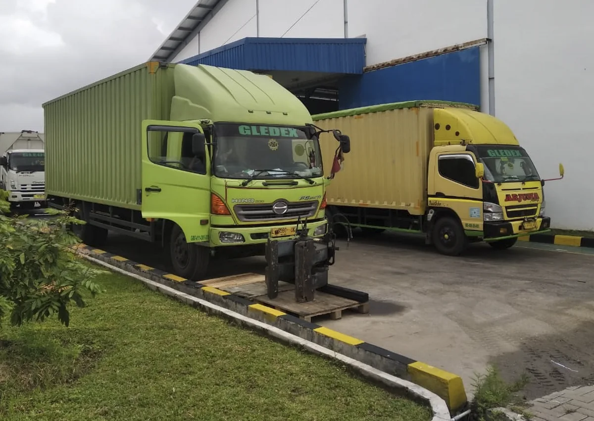 Aktivitas pendukung layanan logistik. — GLEDEX